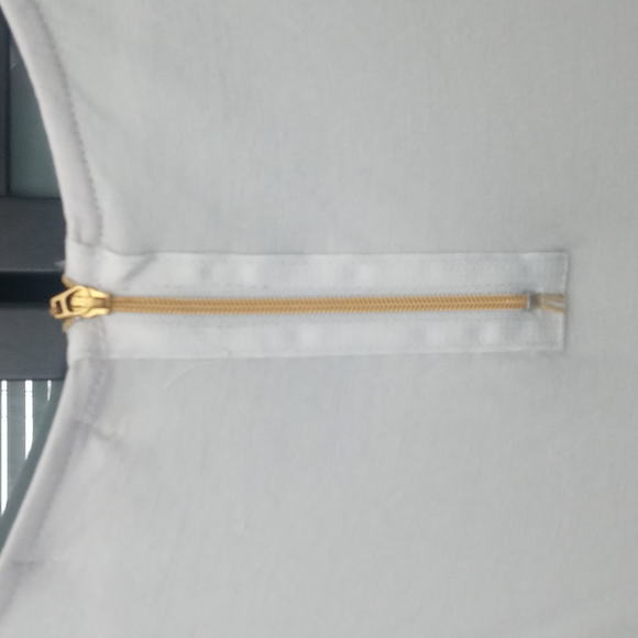 White and gold Top - Picture 4 of 5